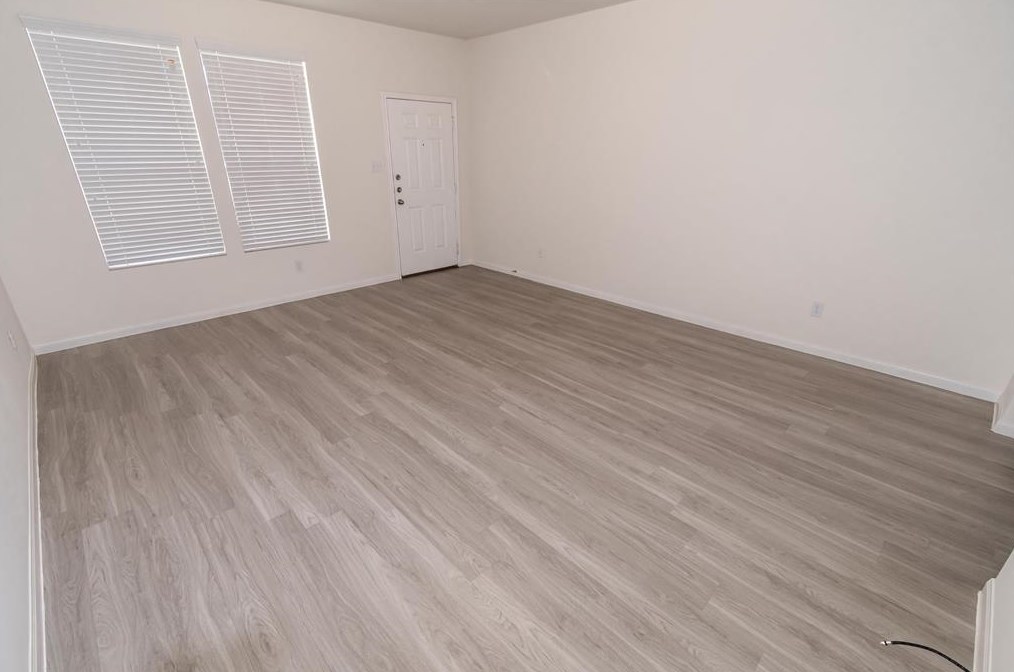 1042 Sarena Ct, Richmond, TX 77406