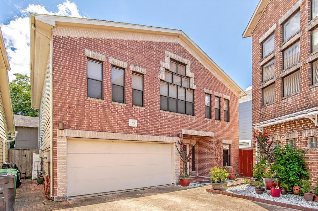 5229 Larkin St, Houston TX  77007-1922 exterior
