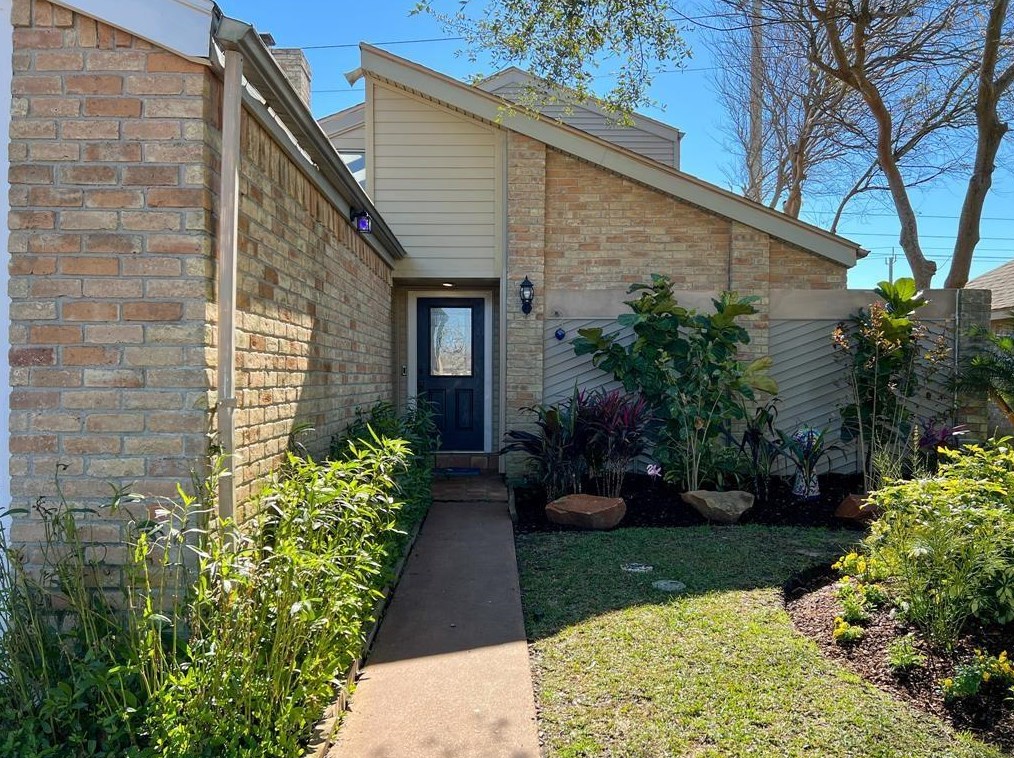 23 Cozumel Cir, Galveston, TX 77554