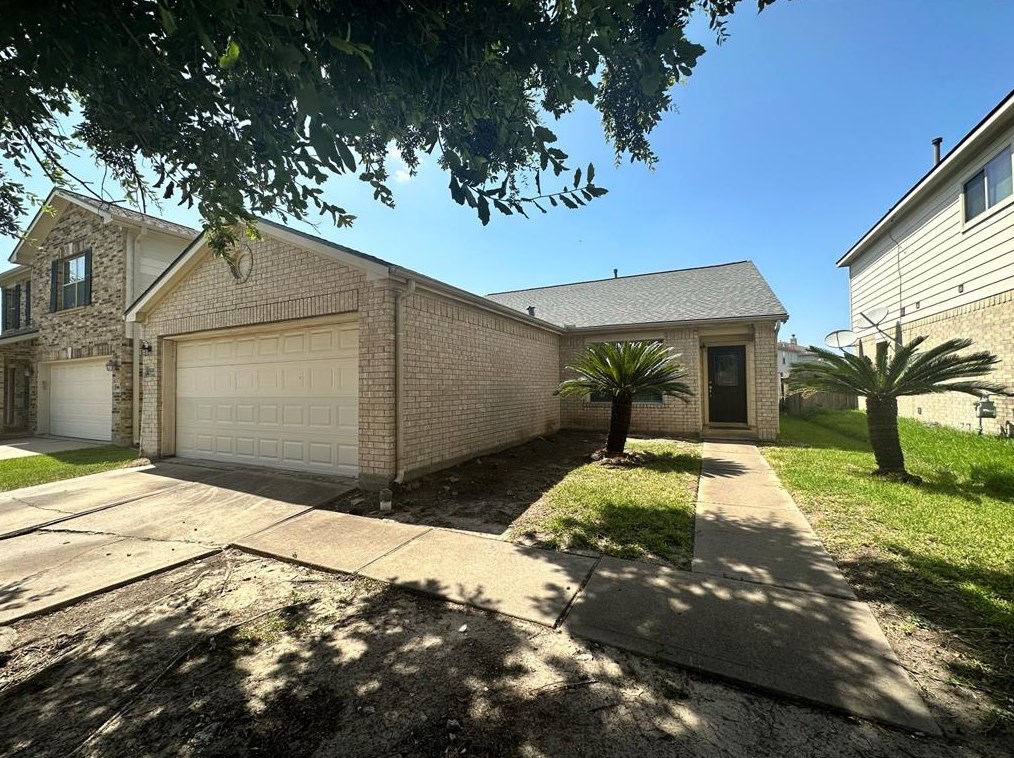 15330 Mission Oak Dr, Houston, TX 77083-7365