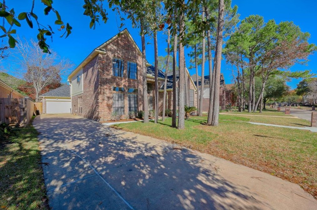 8222 Redchurch Dr, Spring TX  77379-7165 exterior