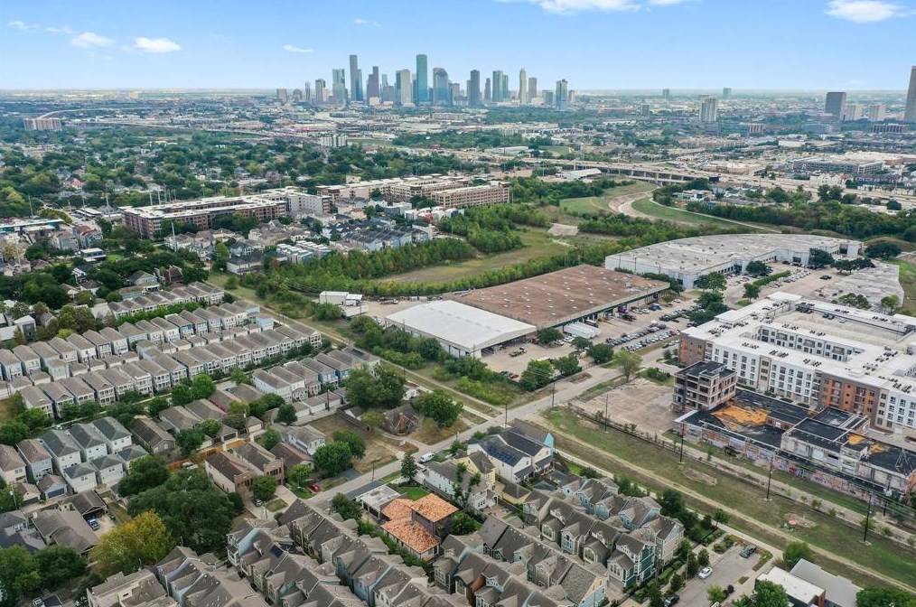 711 Waverly, Houston TX  77007-1442 exterior