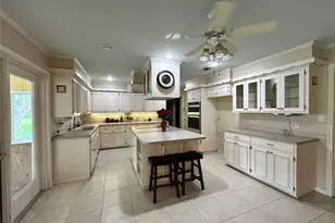 4 Renwick St, Bay City, TX 77414 - Photo 10