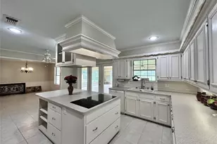 4 Renwick St, Bay City, TX 77414 - Photo 8