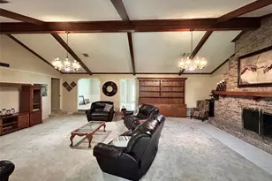 4 Renwick St, Bay City, TX 77414 - Photo 2