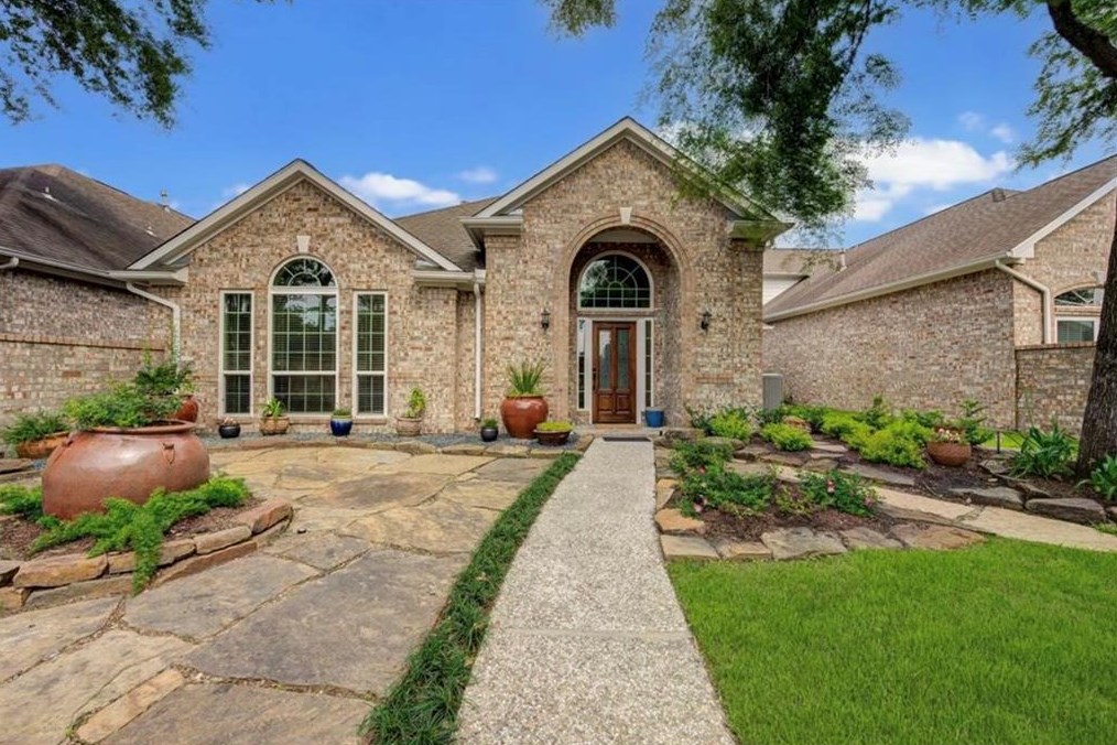 5022 Coral Gables Dr, Houston, TX 77069