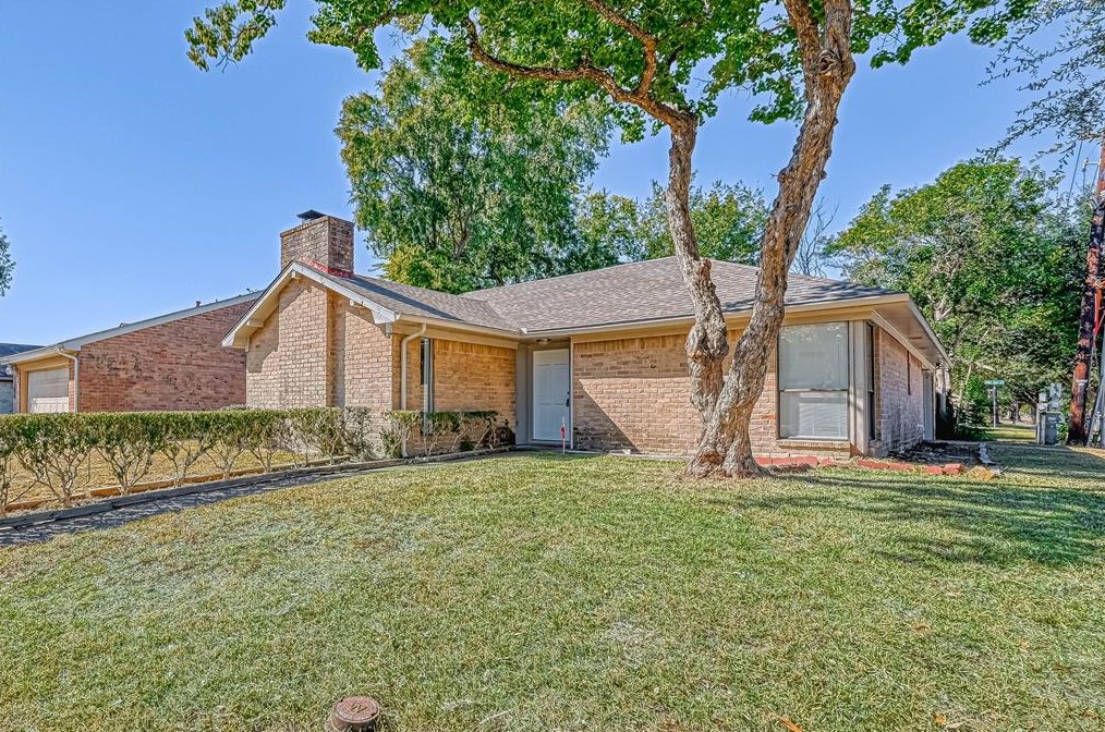 4302 Wildacres Dr, Houston TX  77072-1940 exterior