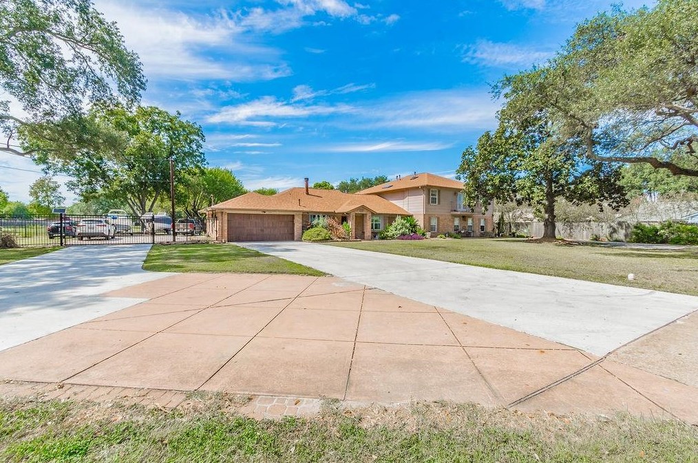1910 Georgia Ave, Deer Park, TX 77536