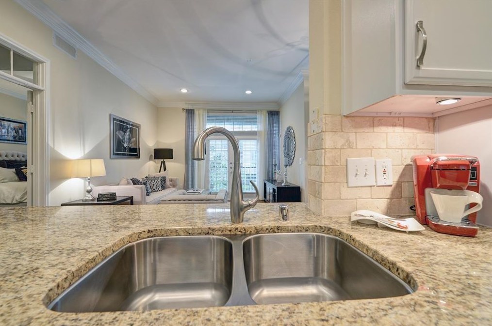 5353 Memorial Dr Unit 1046, Houston, TX 77007