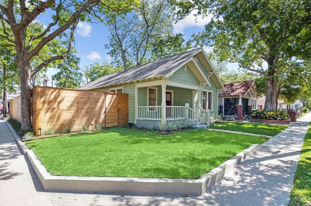 1142 Louise, Houston TX 77009-2958 exterior