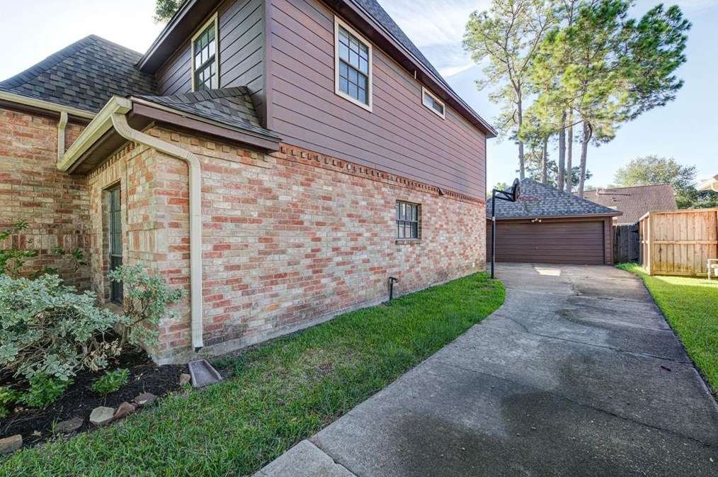 20215 Hampshire Rocks Dr, Katy, TX 77450-3039