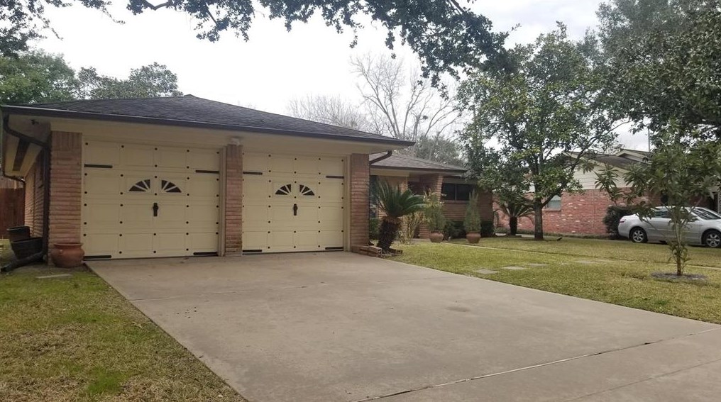 5326 Grape St, Houston, TX 77096