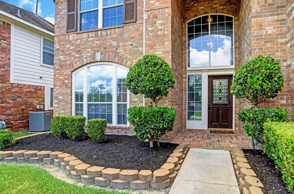 24811 Pikecrest Dr, Spring, TX 77389-4220
