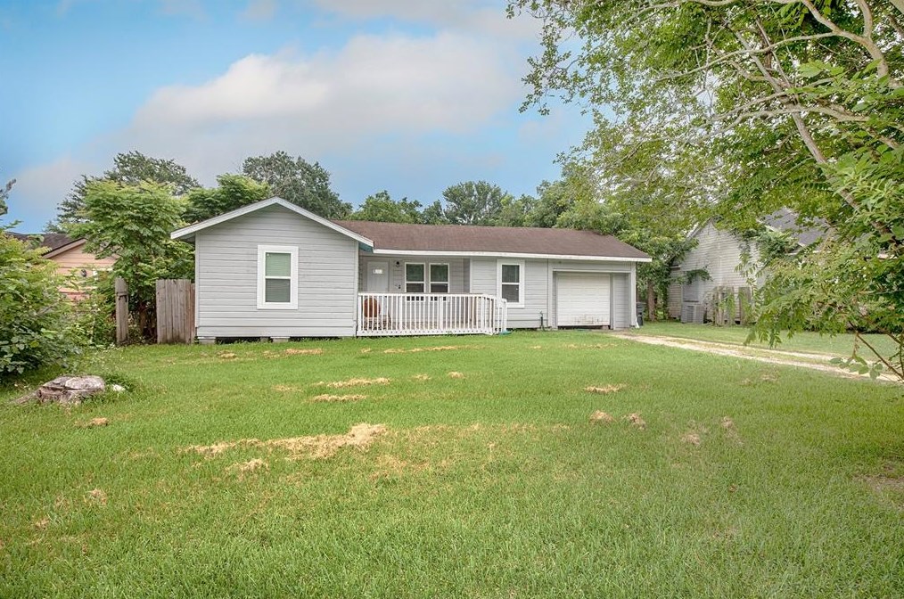 1203 2nd St, League City, TX 77573-2503