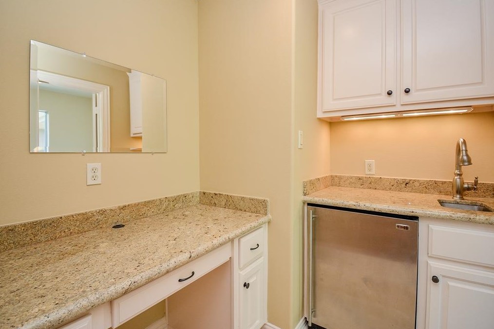 807 Marywood Chase, Houston TX  77079-4200 exterior