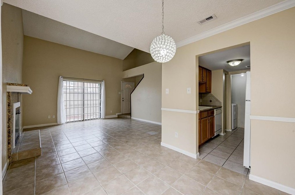 9548 Windswept Ln, Houston TX  77063-5258 exterior