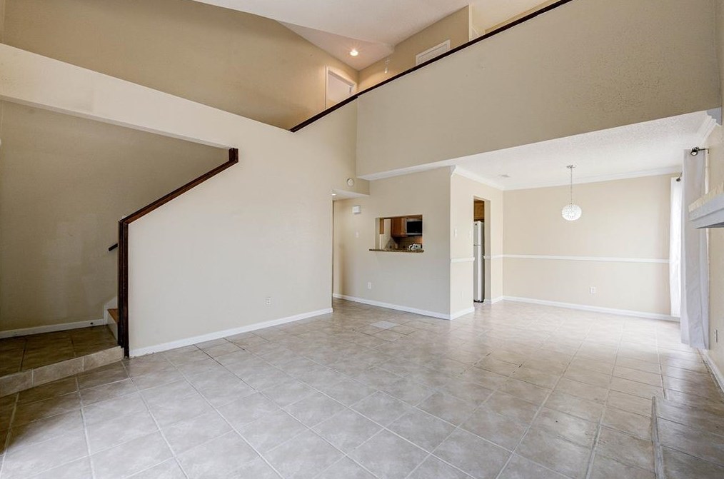 9548 Windswept Ln, Houston TX  77063-5258 exterior