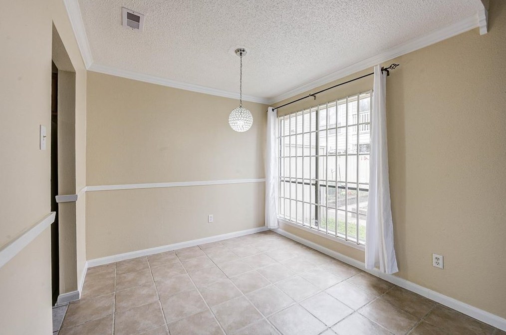 9548 Windswept Ln, Houston TX  77063-5258 exterior