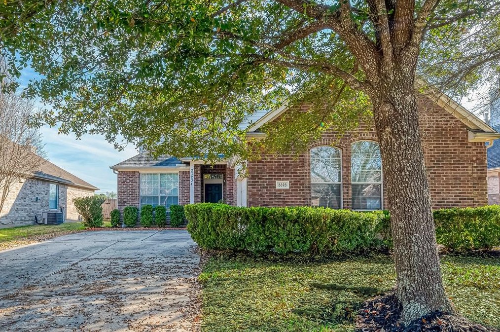 3323 Chadington Ln, Spring TX  77388-2996 exterior