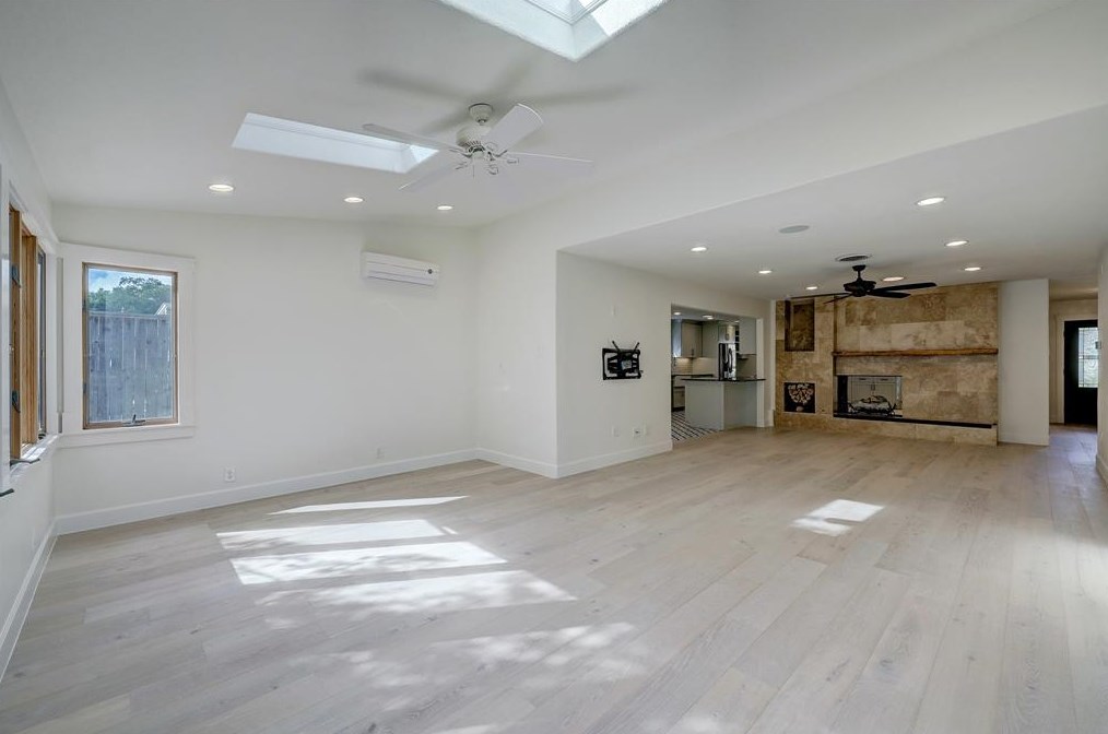 5427 Valkeith Dr, Houston TX  77096-4035 exterior