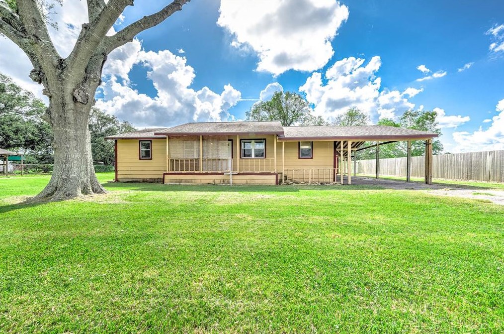 2511 County Rd 163, Alvin, TX 77511
