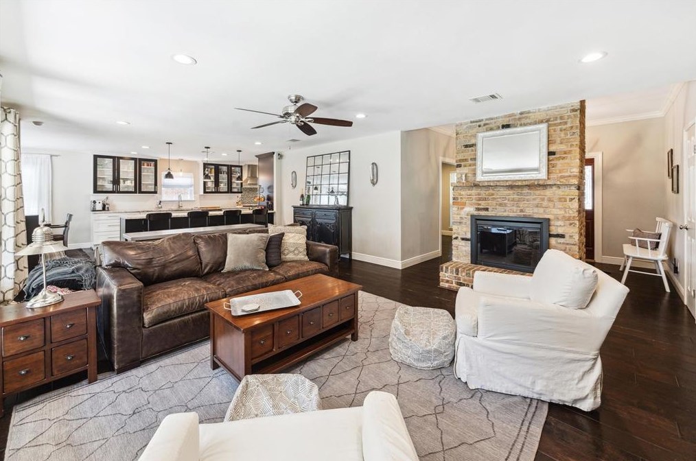 9835 Emnora Ln, Houston TX  77080-4422 exterior