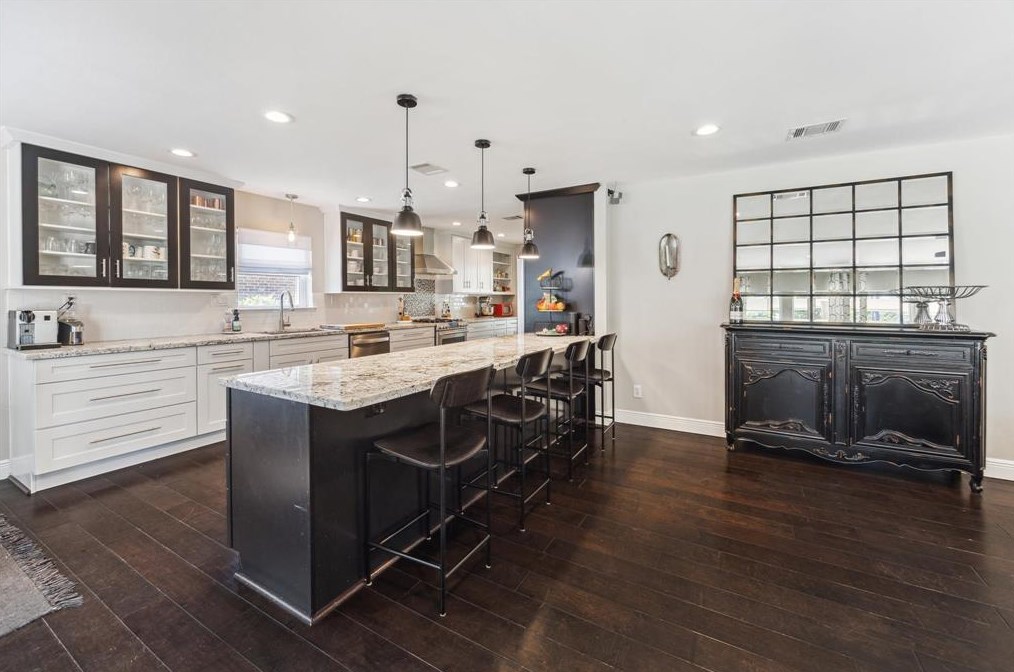 9835 Emnora Ln, Houston TX  77080-4422 exterior
