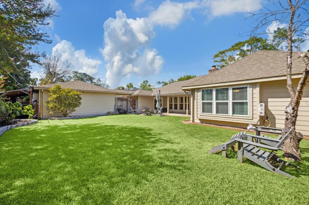 9835 Emnora Ln, Houston TX  77080-4422 exterior