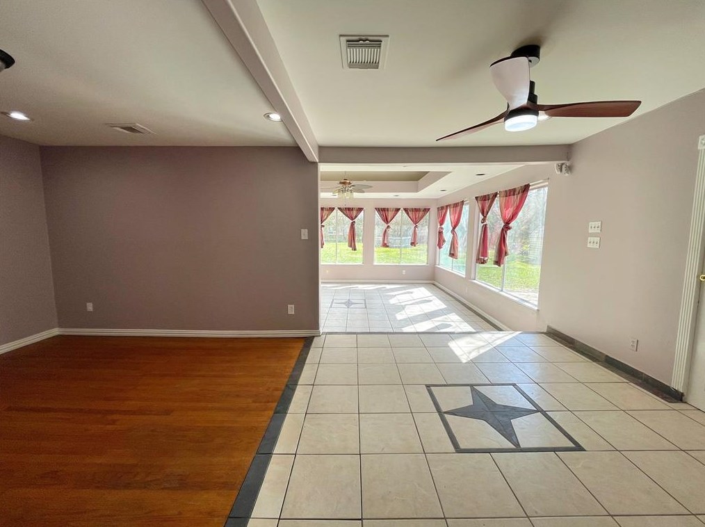 7230 Sims Dr, Houston TX  77061-2640 exterior