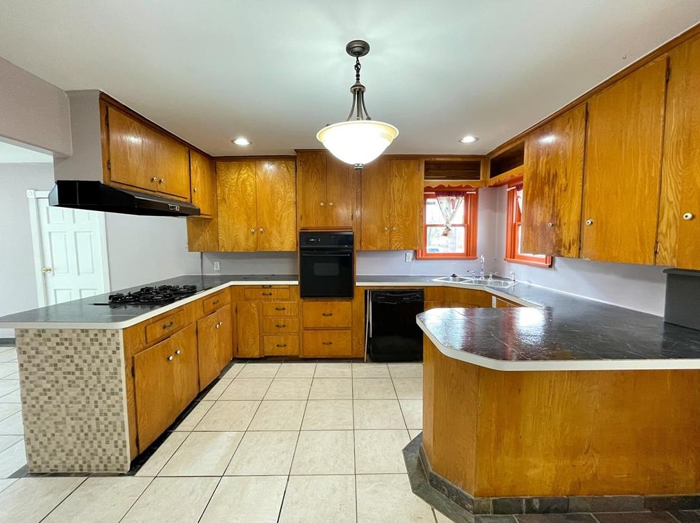7230 Sims Dr, Houston, TX 77061