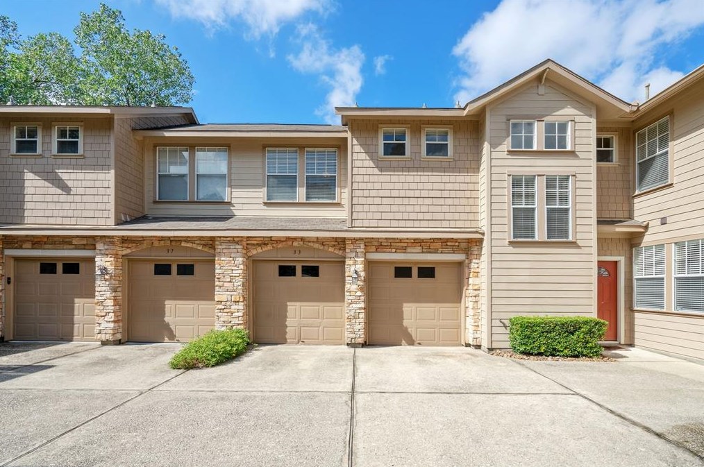 33 Scarlet Woods Ct, Spring, TX 77380-2605