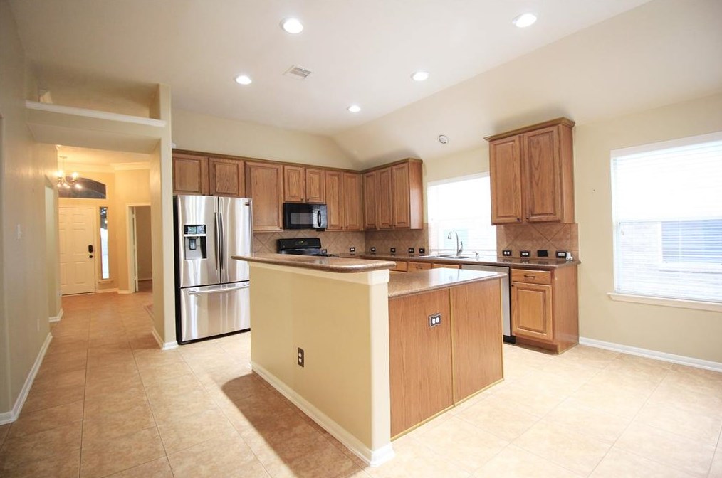 6114 Menor Crest Dr, Spring TX  77388-6910 exterior