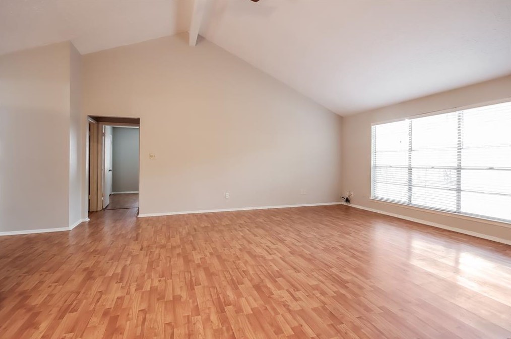 13318 Splintered Oak Dr, Houston, TX 77065-3721