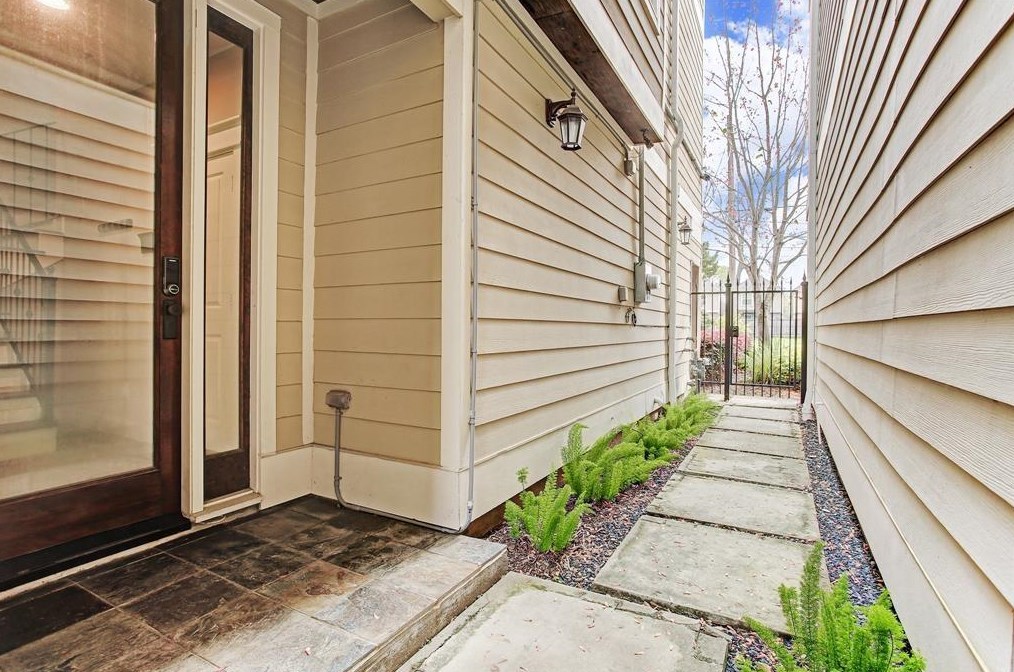 511 Birdsall St, Houston, TX 77007-7103