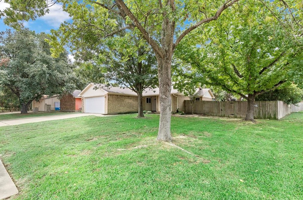 3200 Dallis Dr, College Station, TX 77845