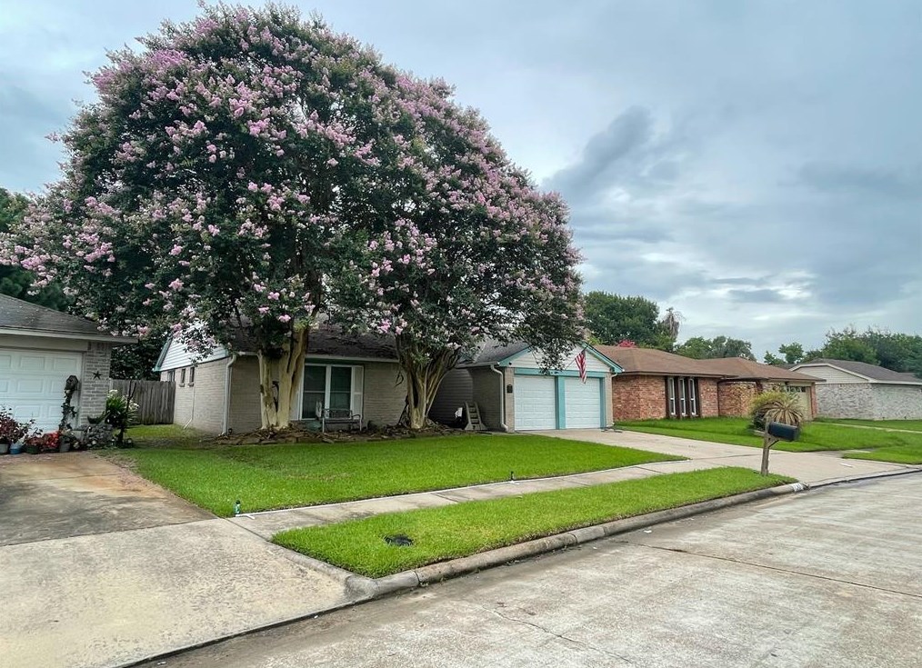 7331 Sonnet Glen Ln, Houston, TX 77095-1270