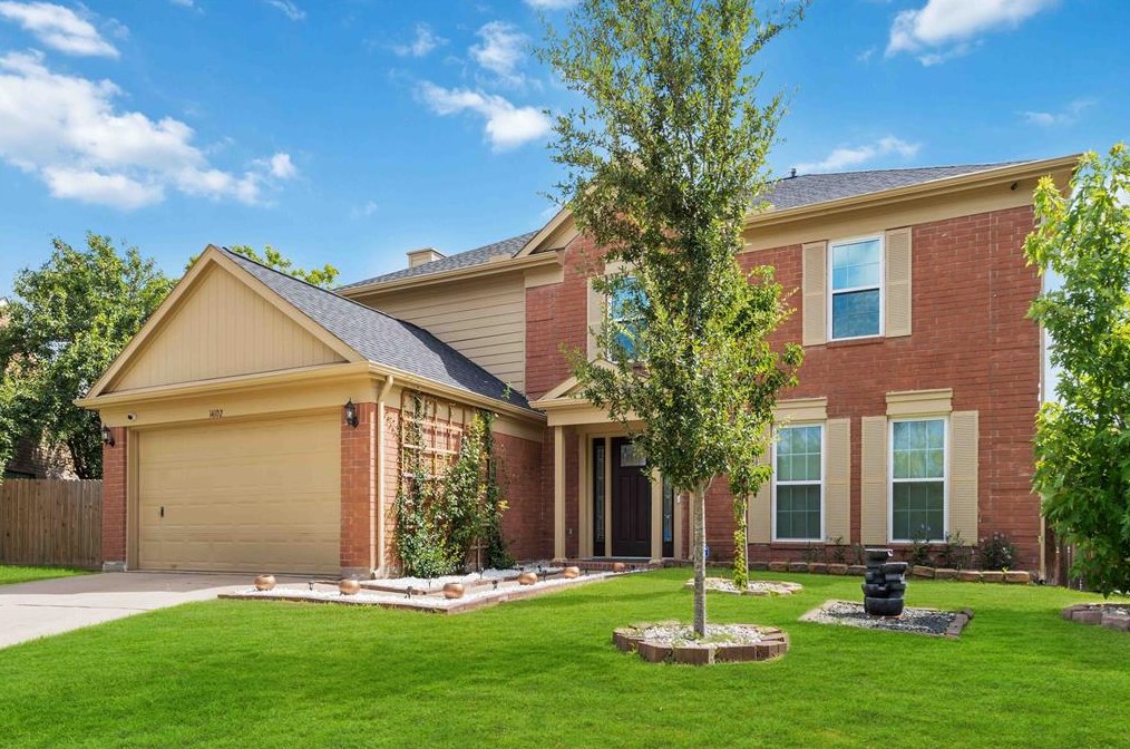 14102 Amber Grove Ct, Houston, TX 77083-5752