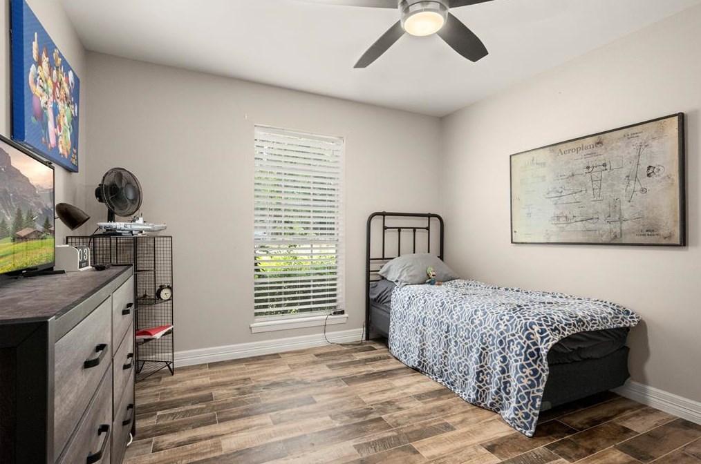 2211 Silver Oaks St, Roman Forest TX 77357-3105 exterior