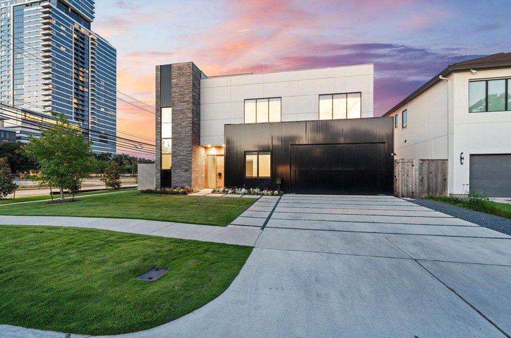3003 Virginia St, Houston, TX 77098-2131