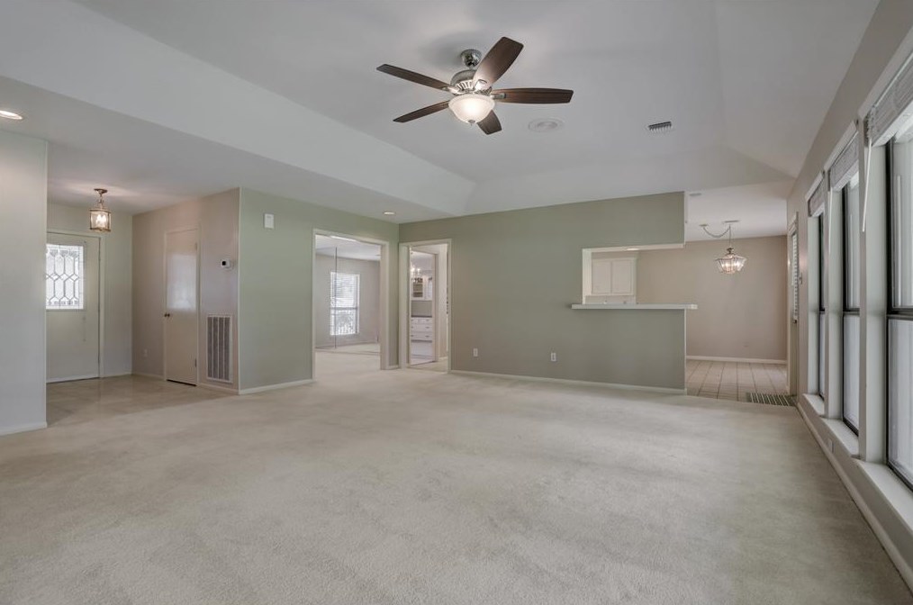 2307 Fairway Cir, Pearland, TX 77581