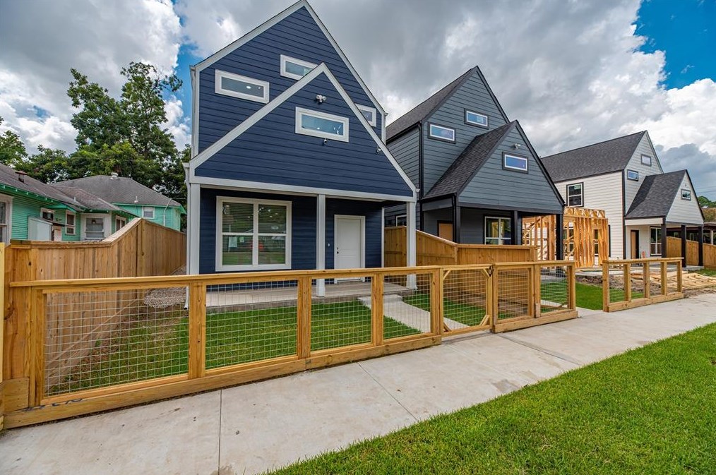 4906 Mckinney St, Houston, TX 77023-1328