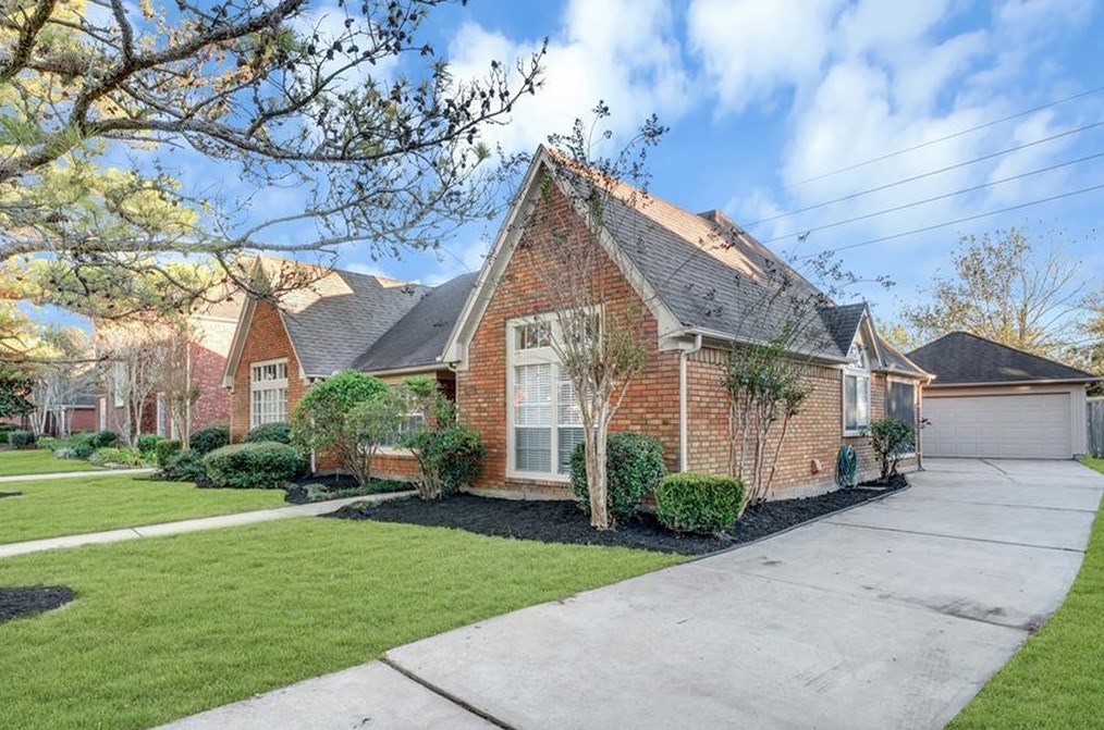 3931 Bratton St, Sugar Land, TX 77479