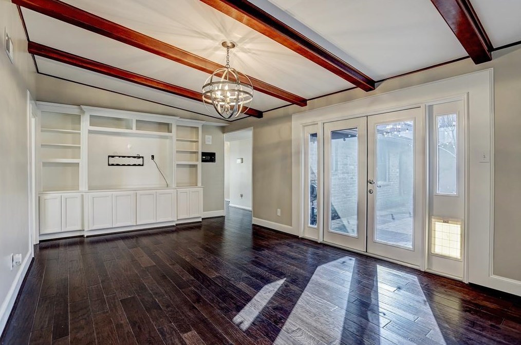 2202 Robin Hood Ct, Houston TX  77005-3026 exterior