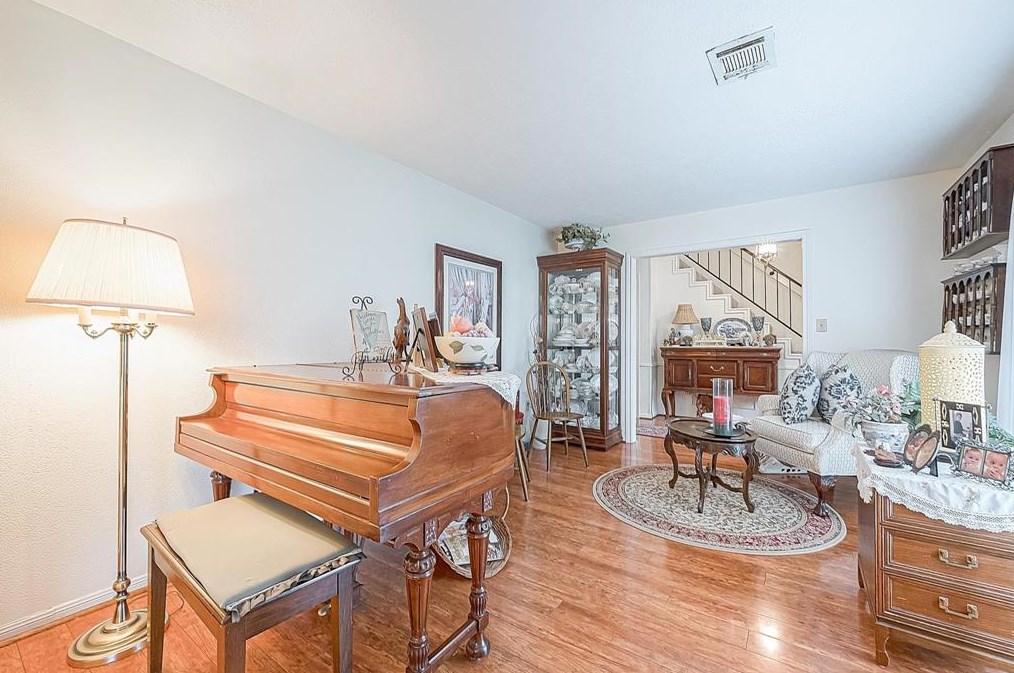 11518 Normont Dr, Houston TX  77070-2958 exterior