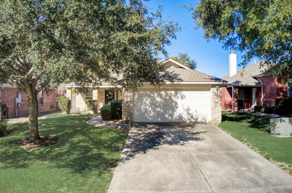 1816 Sherwood Forest Cir, League City, TX 77573-6404