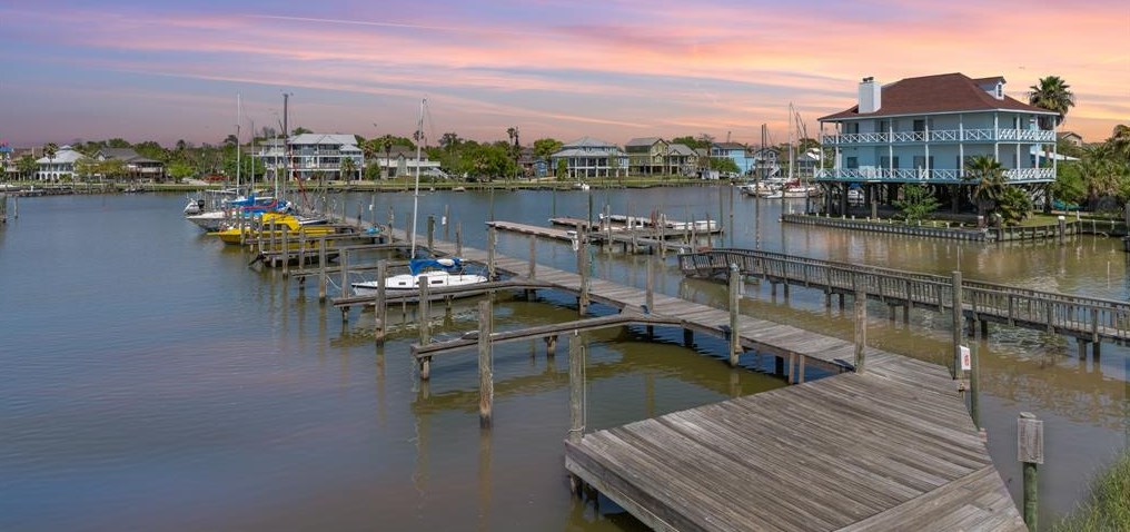 1140 Marina Bay Dr #106a, Kemah, TX 77565