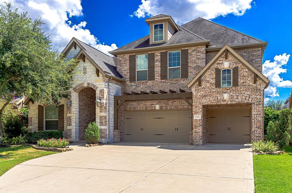 5211 Paintbrush Falls Ct, Fulshear, TX 77441