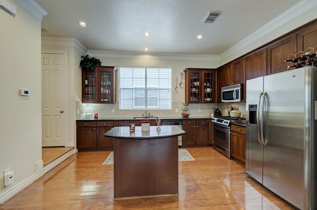 1644 13 St, Houston TX  77008-7146 exterior