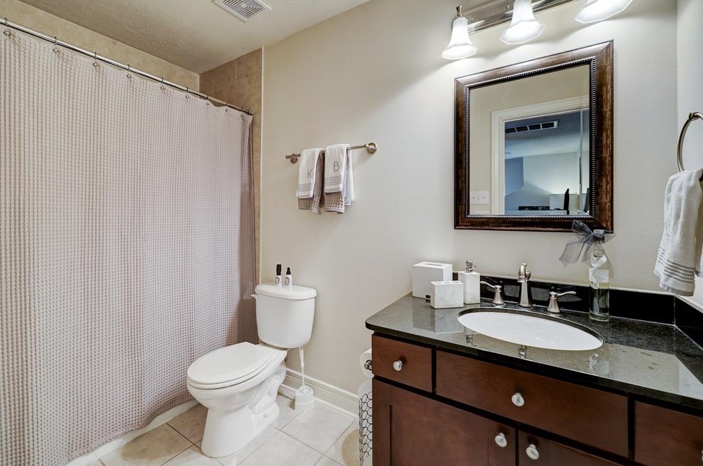 1644 13 St, Houston TX  77008-7146 exterior