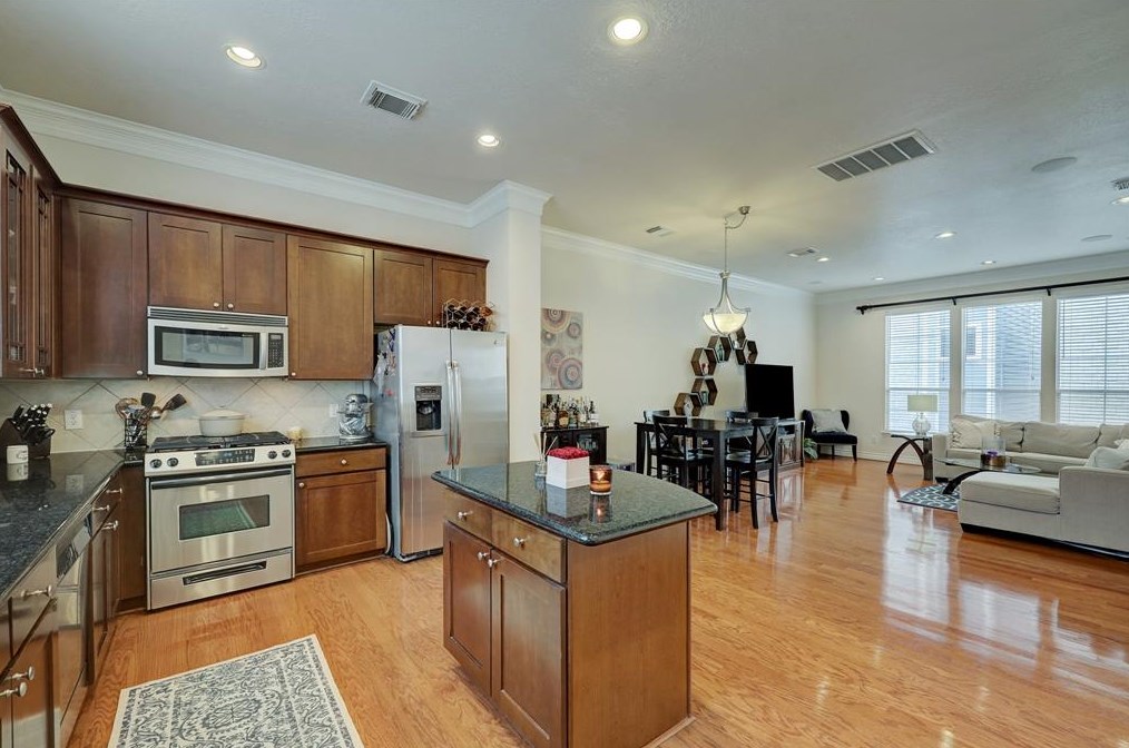 1644 13 St, Houston TX  77008-7146 exterior